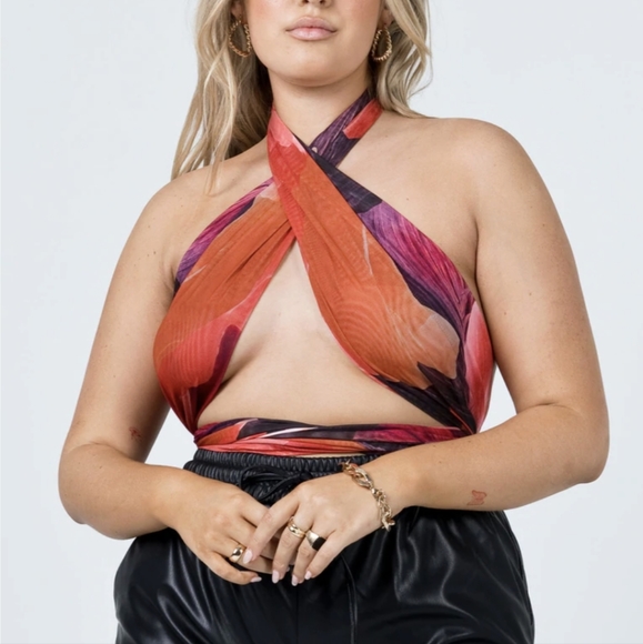 Like New! Princess Polly Atkins Wrap Around Halter Top - Picture 4 of 9